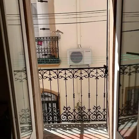 Σπίτι διακοπών Maison De Village Dans Le Centre Du Vieux Quartier *