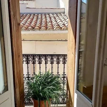 Σπίτι διακοπών Maison De Village Dans Le Centre Du Vieux Quartier