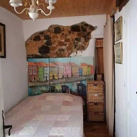 Maison De Village Dans Le Centre Du Vieux Quartier Holiday home *