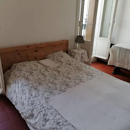 Maison De Village Dans Le Centre Du Vieux Quartier * Marseillan (Herault)