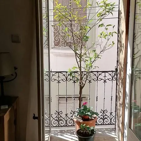 Maison De Village Dans Le Centre Du Vieux Quartier Holiday home *